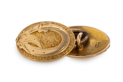 Lot 523 - SINGLE VICTORIAN GOLD CUFFLINK