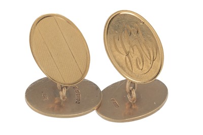 Lot 661 - PAIR OF GOLD CUFFLINKS