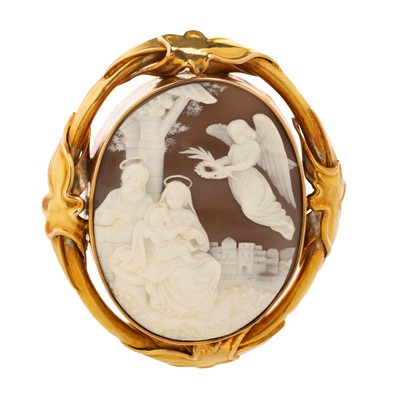 Lot 675 - VICTORIAN CAMEO BROOCH