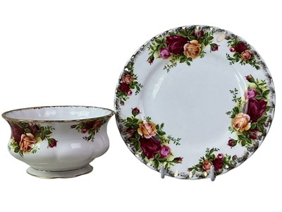 Lot 813 - ROYAL ALBERT OLD COUNTRY ROSES TEA SERVICE