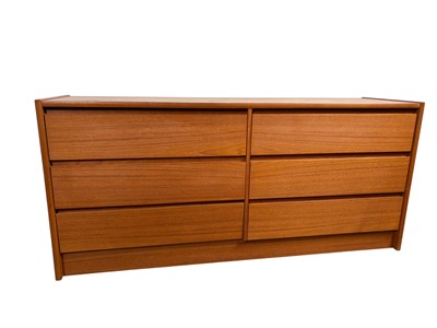 Lot 797 - MID CENTURY TEAK CHEST OF DRAWERS