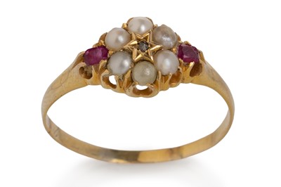 Lot 722 - EDWARDIAN DIAMOND SEED PEARL AND RUBY RING