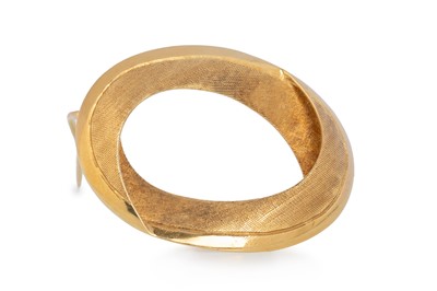 Lot 653 - GOLD OVAL BROOCH