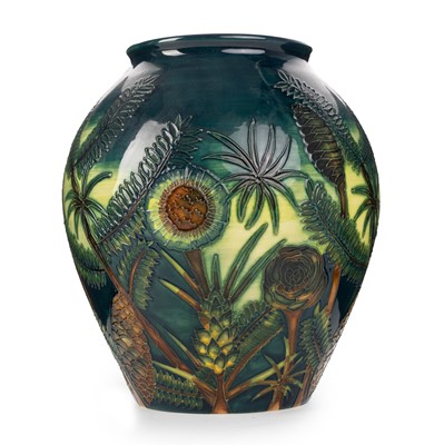 Lot 1660 - MOORCROFT POTTERY VASE