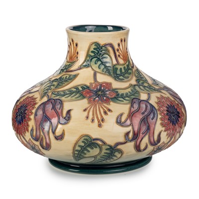 Lot 1661 - MOORCROFT POTTERY VASE