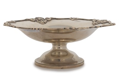 Lot 103 - GEORGE V SILVER COMPORT
