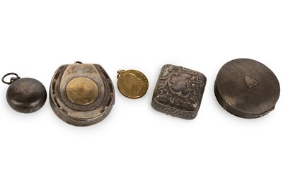 Lot 115 - VICTORIAN SILVER VESTA CASE