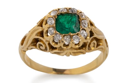 Lot 751 - EMERALD AND DIAMOND RING