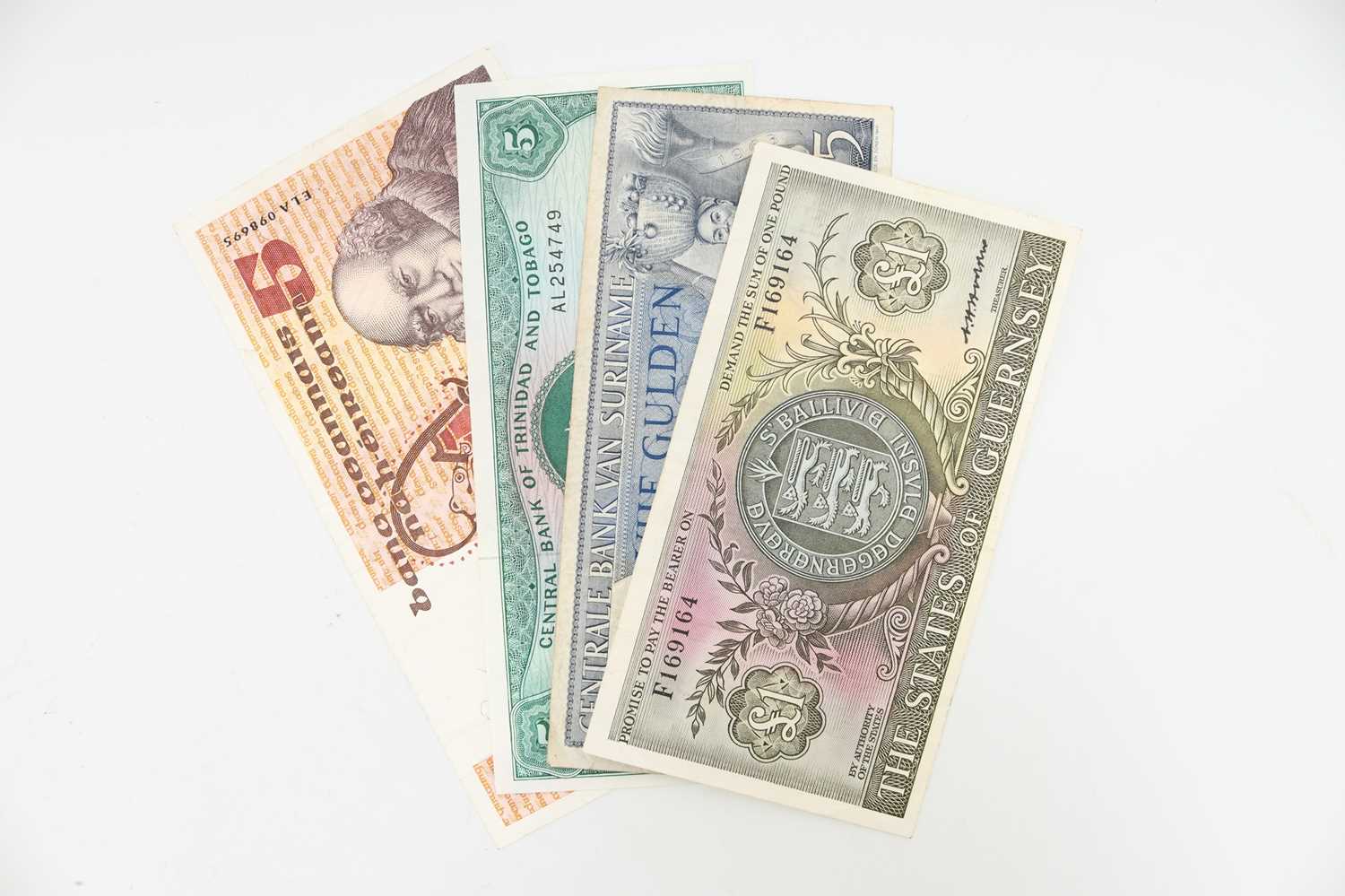 Lot 100 - GROUP OF FOREIGN BANK NOTES,