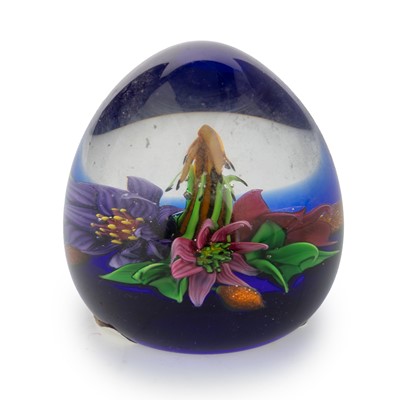Lot 1683 - CAITHNESS COUNTRY POSY GLASS PAPER WEIGHT