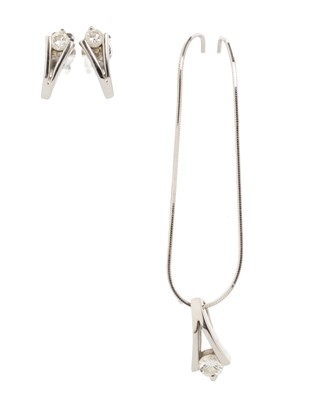 Lot 765 - CONTEMPORARY SUITE OF WHITE GOLD AND DIAMOND JEWELLERY
