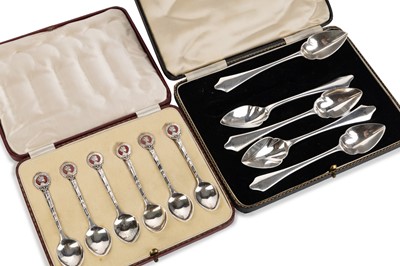 Lot 140 - SET OF SIX GEORGE V SILVER TEA SPOONS