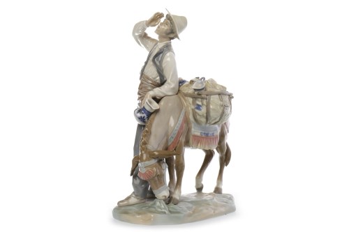 Lot 784 - LLADRO FIGURE 'TYPICAL PEDDLER' by Salvador...