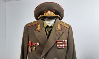 Lot 1281 - VINTAGE USSR ONE STAR GENERAL UNIFORM