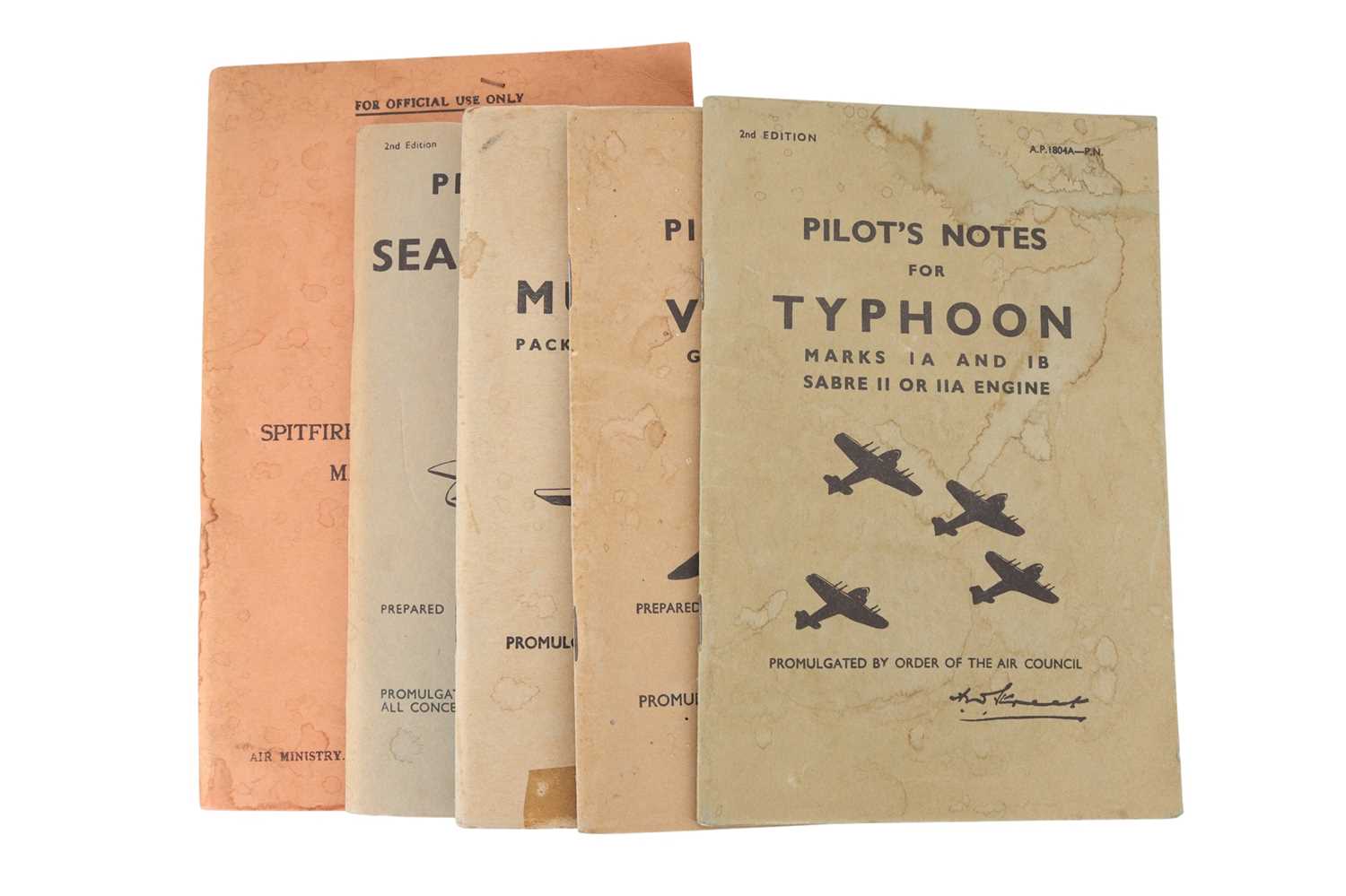 Lot 1291 - FIVE PILOT’S NOTES BOOKLETS
