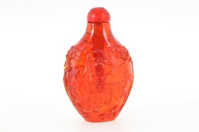 Lot 951 - CHINESE AMBER SNUFF BOTTLE