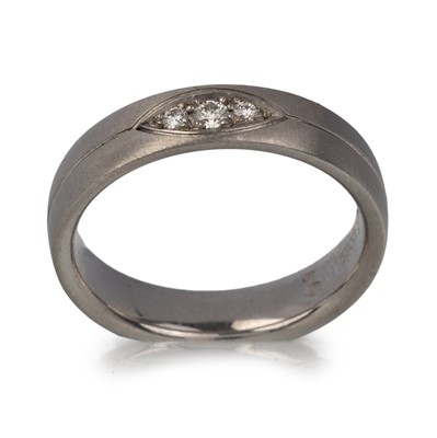 Lot DIAMOND SET WEDDING BAND