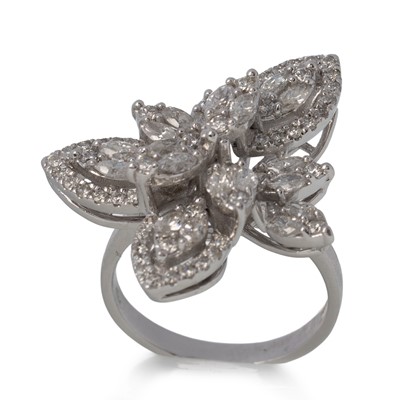 Lot DIAMOND COCKTAIL RING