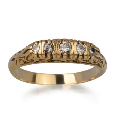 Lot DIAMOND FIVE STONE RING