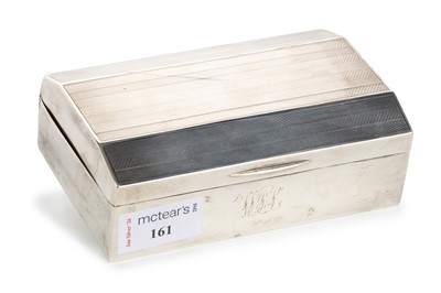 Lot 161 - GEORGE V SILVER CIGARETTE BOX