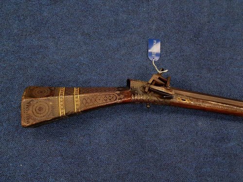 Lot 1216 - EARLY 19TH CENTURY OTTOMAN MIQUELET LOCK RIFLE...