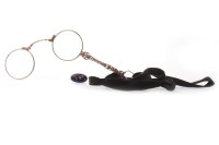 Lot 1343 - EARLY 20TH CENTURY YELLOW METAL LORGNETTE...