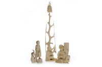 Lot 644 - EARLY 20TH CENTURY IVORY GROUP OF A FISHERMAN...