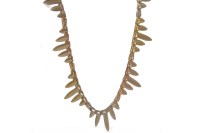 Lot 93 - GOLD FRINGED NECKLACE the alternating rose and...
