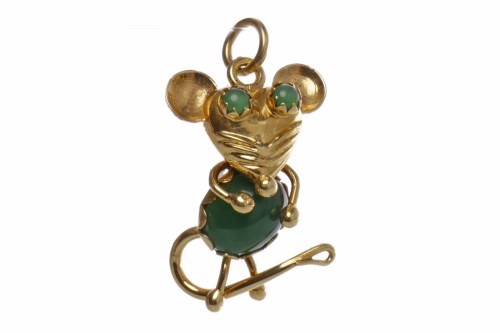 Lot 201 - GEM SET MOUSE PENDANT with a green hardstone...