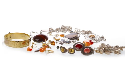 Lot 38 - GROUP OF VARIOUS JEWELLERY to include sterling...