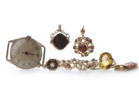 Lot 45 - GROUP OF NINE CARAT GOLD JEWELLERY to include...