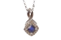 Lot 139 - SAPPHIRE AND DIAMOND NECKLACE the round...