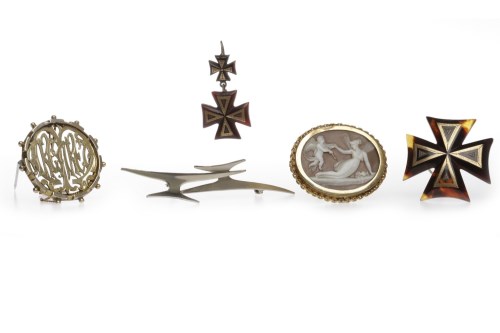 Lot 18 - GROUP OF VARIOUS VICTORIAN JEWELLERY including...