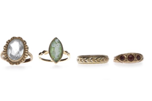 Lot 39 - FOUR GOLD RINGS including a green jasperware...