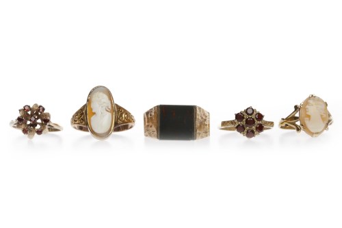 Lot 210 - GROUP OF FIVE NINE CARAT GOLD RINGS including...