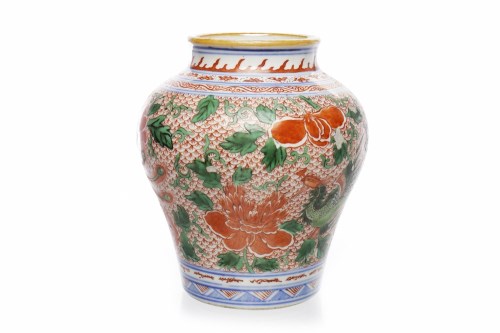 Lot 526 - LATE 19TH CENTURY CHINESE VASE of baluster...
