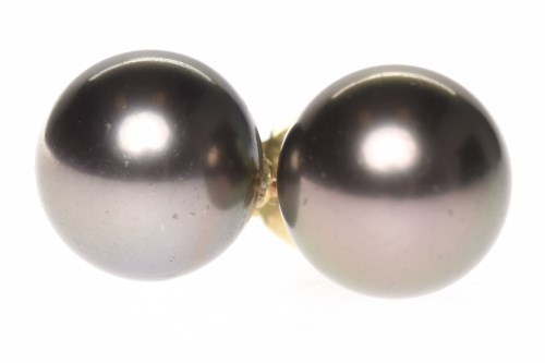 Lot 110 - PAIR OF CULTURED PEARL EARRINGS each set with...