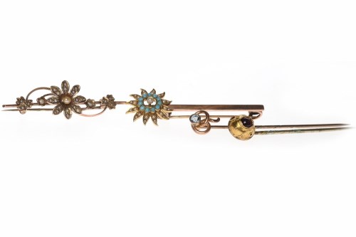 Lot 198 - TWO EARLY TWENTIETH CENTURY BROOCHES one a bar...