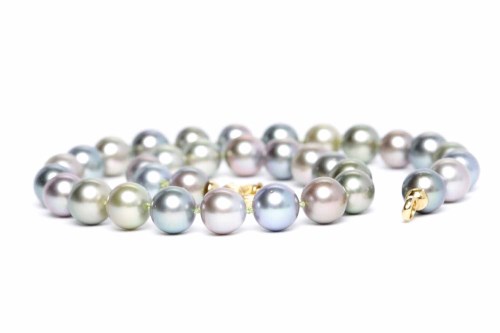 Lot 141 - MULTI PEARL NECKLACE formed by spherical...