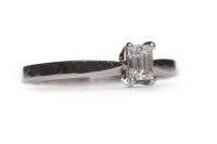 Lot 522 - PLATINUM DIAMOND SOLITAIRE RING the four claw...