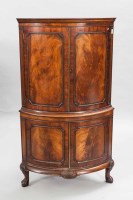 Lot 887 - MAHOGANY TWO STAGE CORNER COCKTAIL CABINET OF...