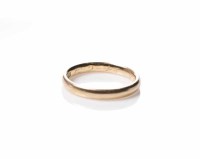 Lot 1826 - EIGHTEEN CARAT GOLD WEDDING BAND fully...