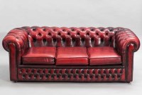 Lot 904 - OXBLOOD LEATHER CHESTERFIELD SETTEE AND...
