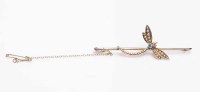 Lot 1904 - EDWARDIAN DRAGONFLY MOTIF BAR BROOCH the...