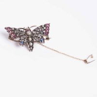 Lot 1932 - MULTI GEM SET BUTTERFLY BROOCH set with...