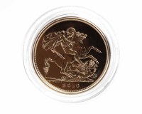 Lot 207 - CASED ROYAL MINT £5 GOLD BRILLIANT...