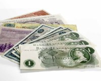 Lot 252 - LOT OF SCOTTISH AND ENGLISH BANKNOTES...