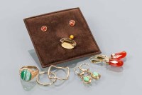 Lot 1680 - GROUP OF VARIOUS GOLD JEWELLERY including an...