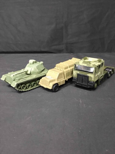 Lot 189 - LOT OF ARMY FIGURES AND OTHER TOYS