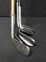 Lot 306 - SMALL LOT OF HICKORY SHAFTED GOLF CLUBS